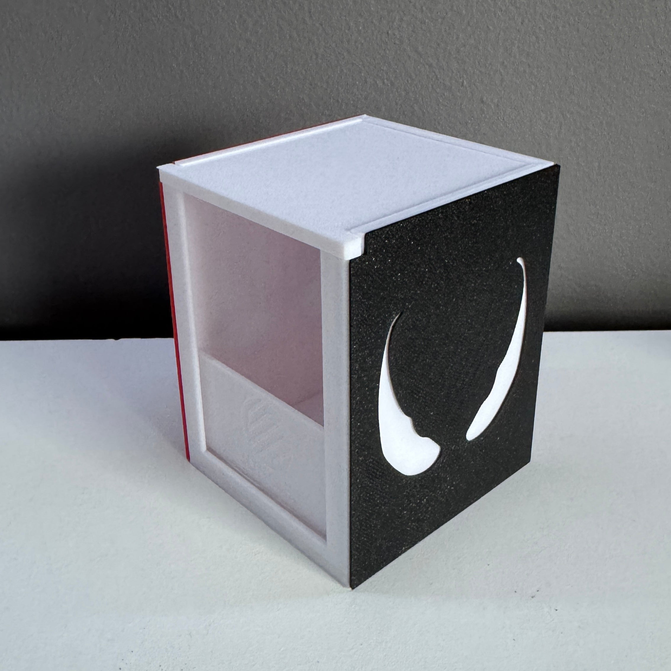 Deckbox HEROES "Tres caras"