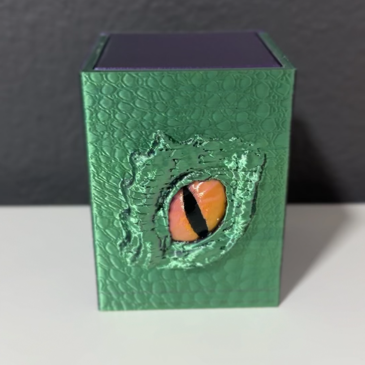 Deckbox ESSENTIALS "Ojo de dragón"