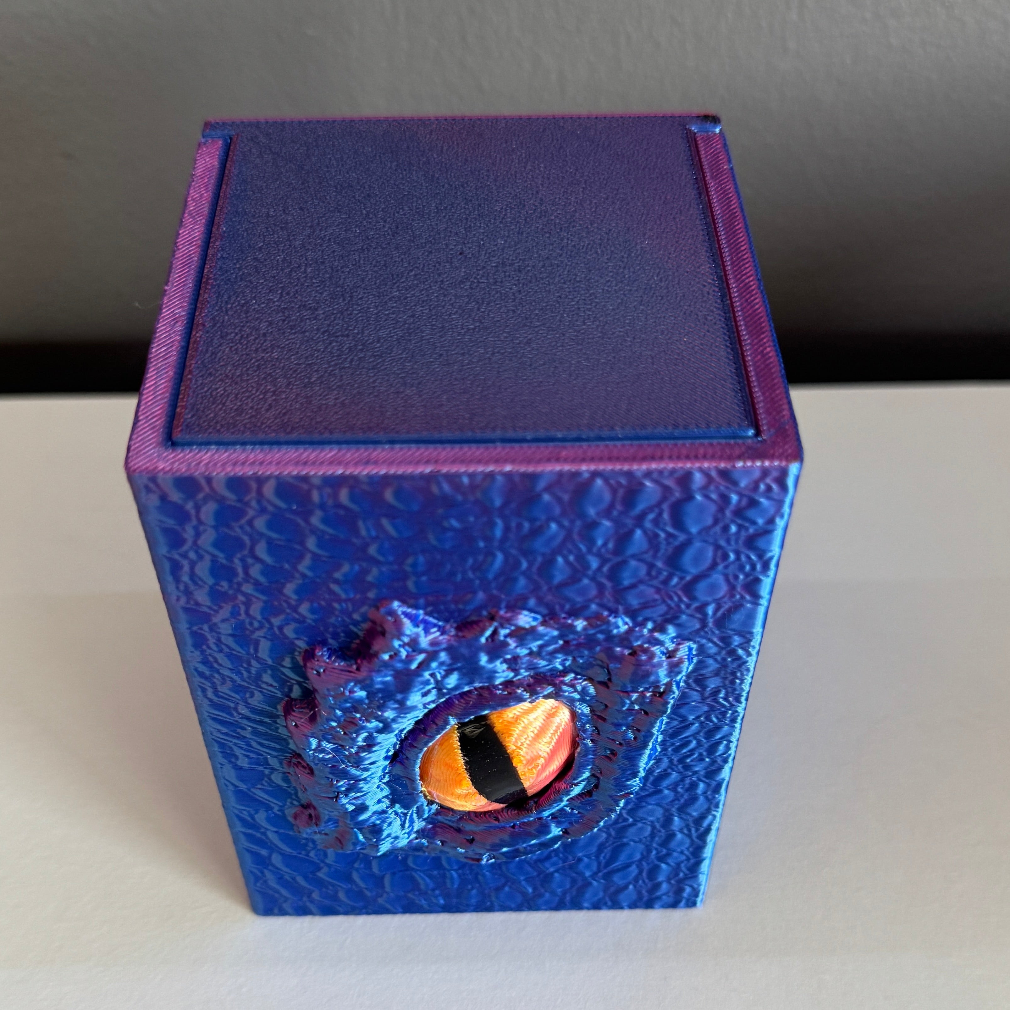 Deckbox ESSENTIALS "Ojo de dragón"