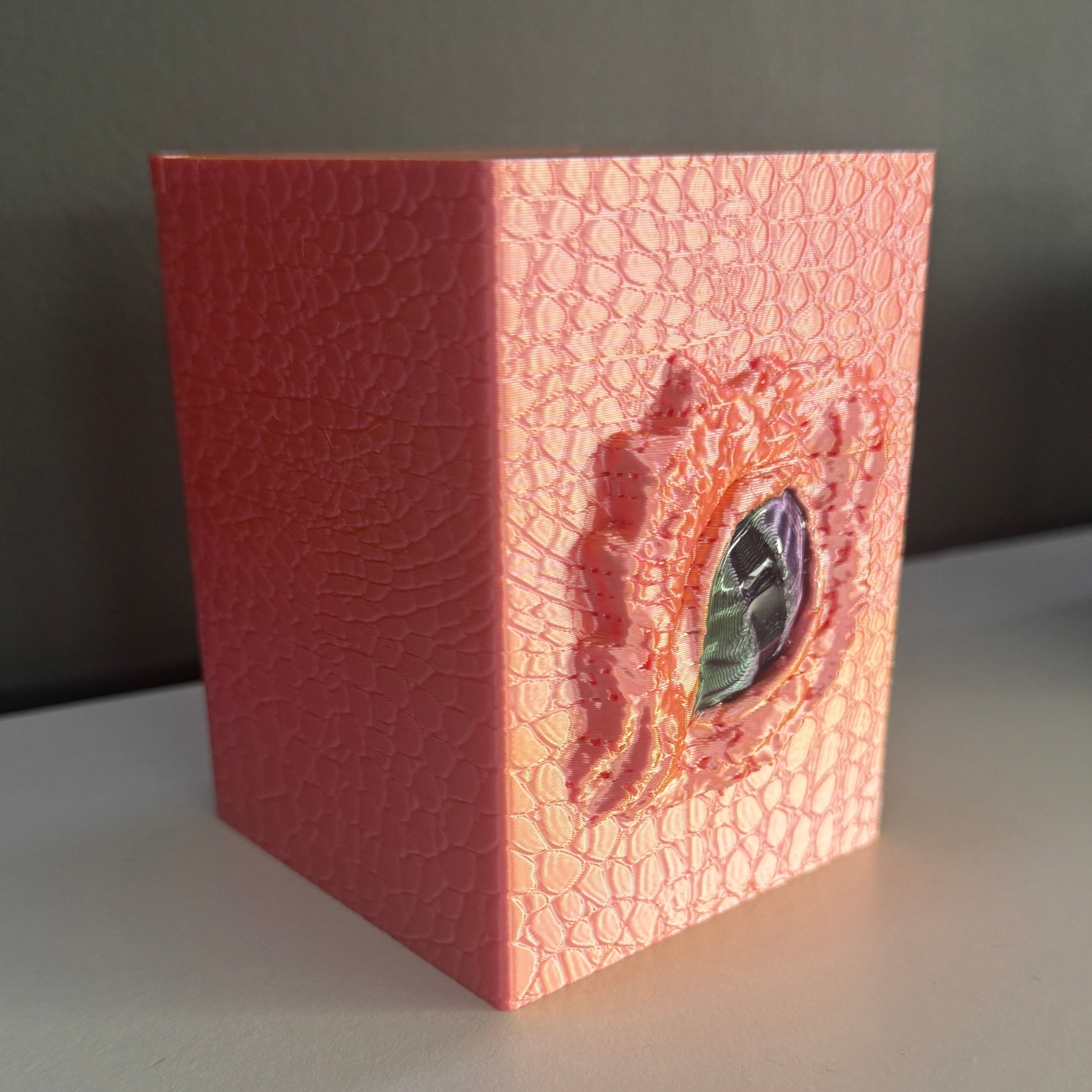 Deckbox ESSENTIALS "Ojo de dragón"