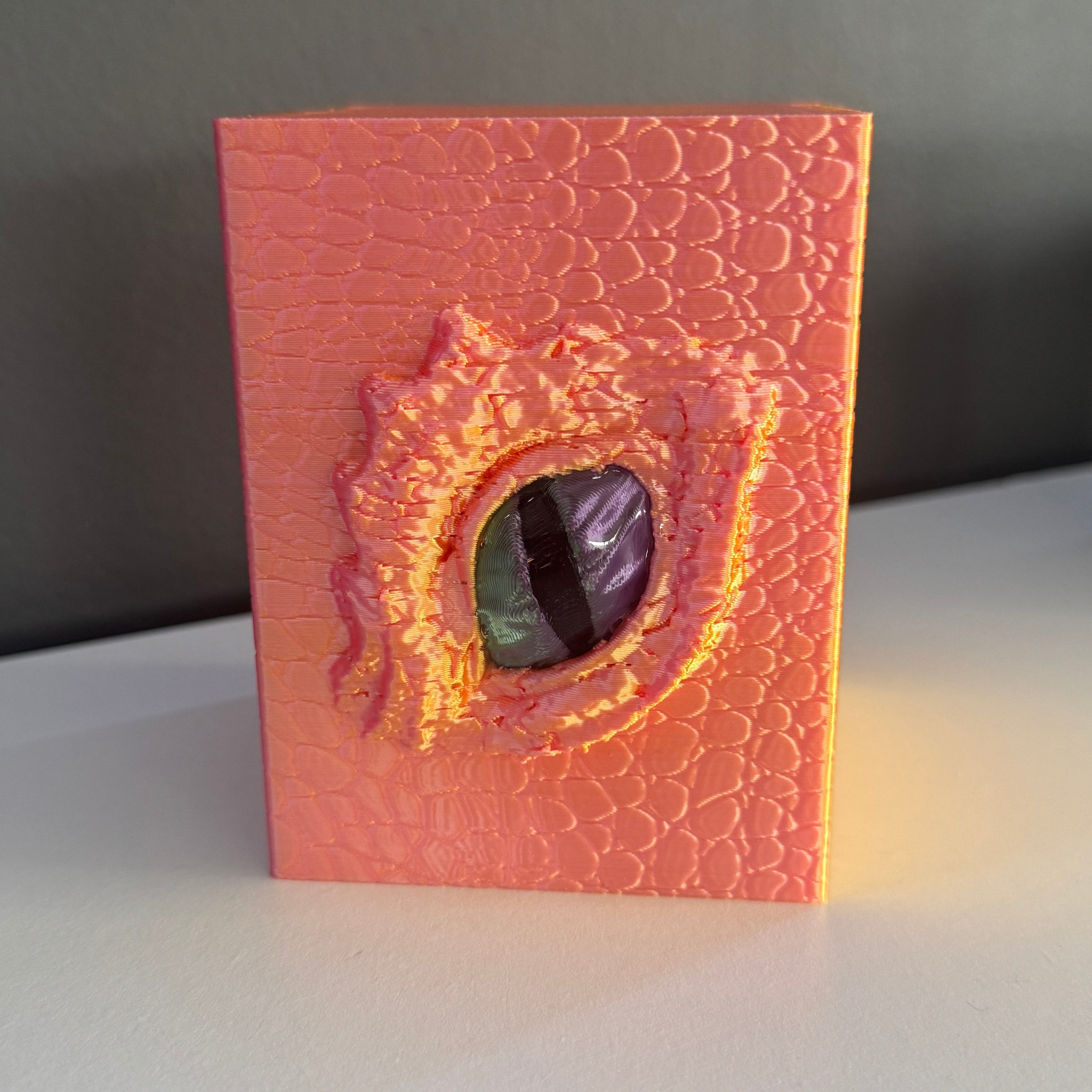 Deckbox ESSENTIALS "Ojo de dragón"