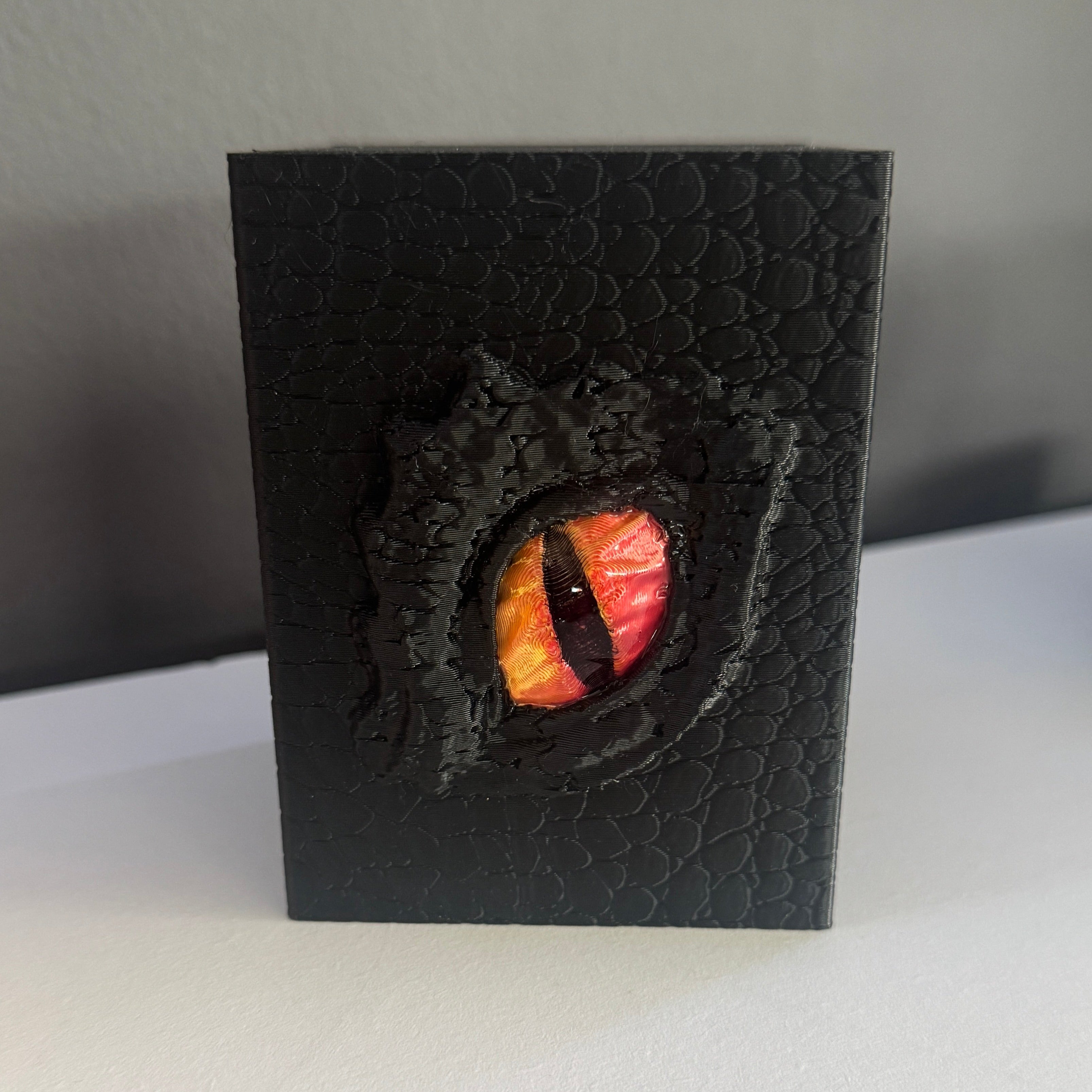 Deckbox ESSENTIALS "Ojo de dragón"